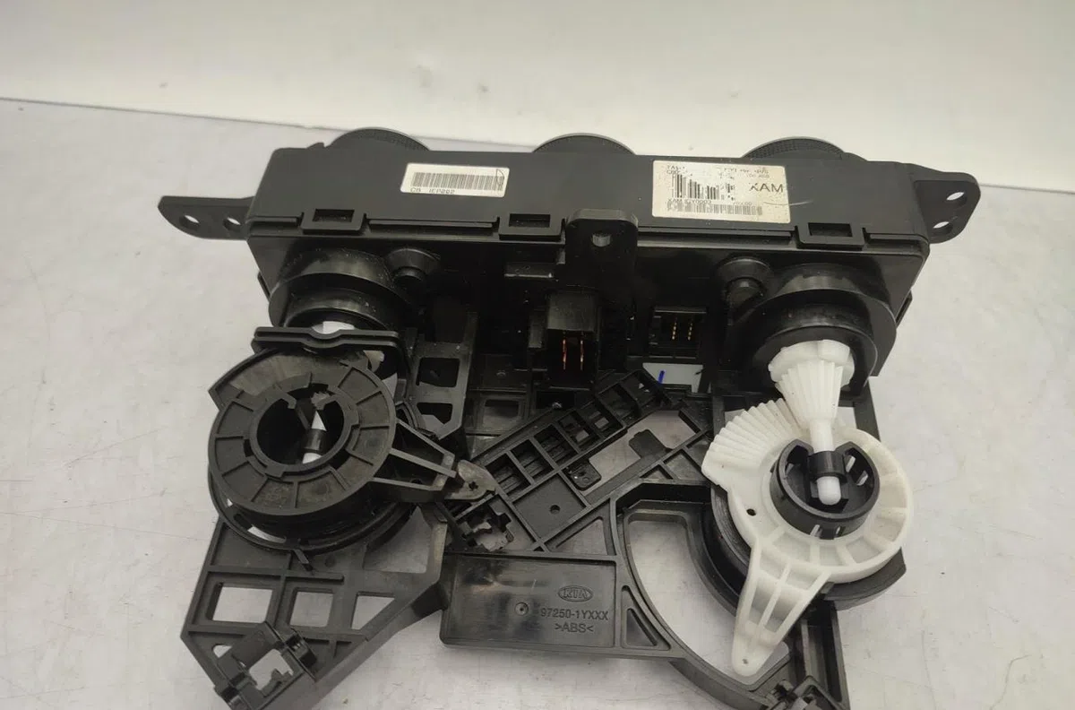 Commande de chauffage KIA PICANTO 2 PHASE 1 occasion — photo 2