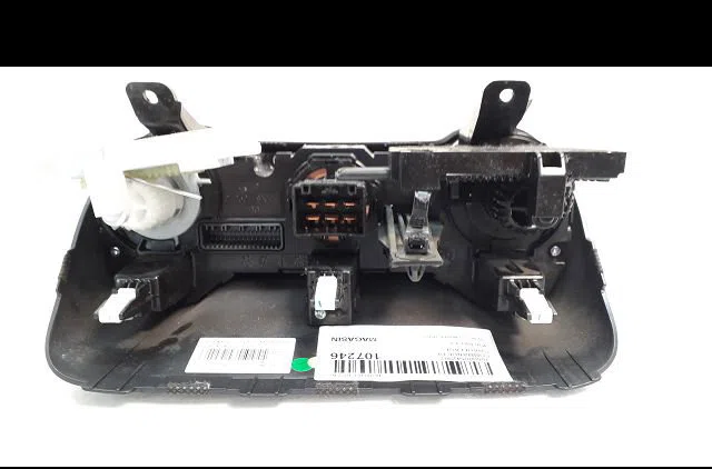 Commande de chauffage Kia RIO IV (YB, SC, FB) 1.25 (2017) occasion — photo 2