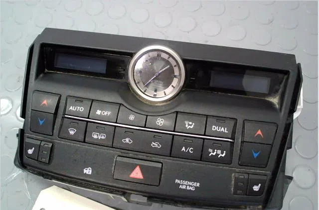 Commande de chauffage LEXUS NX300H occasion — photo 4