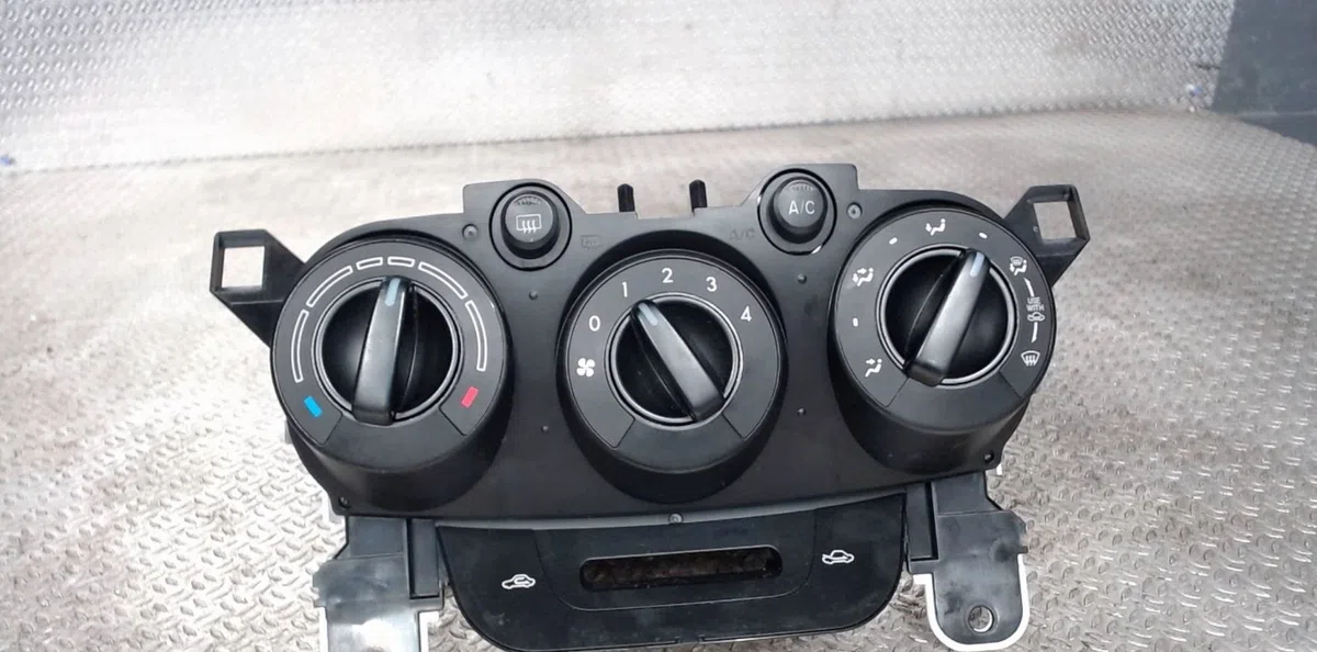 Commande de chauffage MAZDA 2 2  2 2 PHASE 1 occasion — photo 2