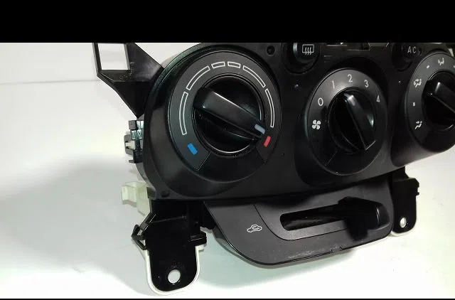 Commande de chauffage Mazda 2 (DE_, DH_) 1.4 mzr-cd (2008-2015) occasion — photo 2
