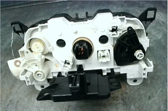 Commande de chauffage Mazda 2 (DE_, DH_) 1.4 mzr-cd (2008-2015) occasion — photo 2