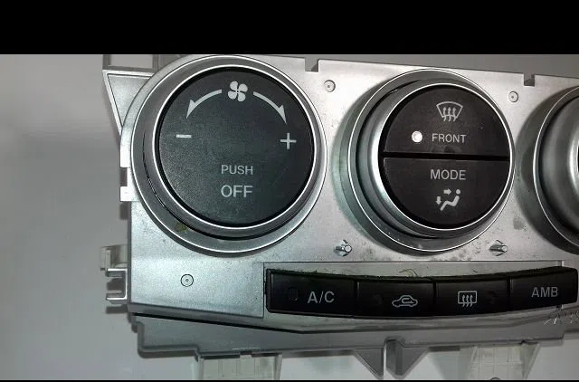 Commande de chauffage Mazda 5 (CR19) 2.0 cd (cr19) (2005-2010) occasion — photo 2