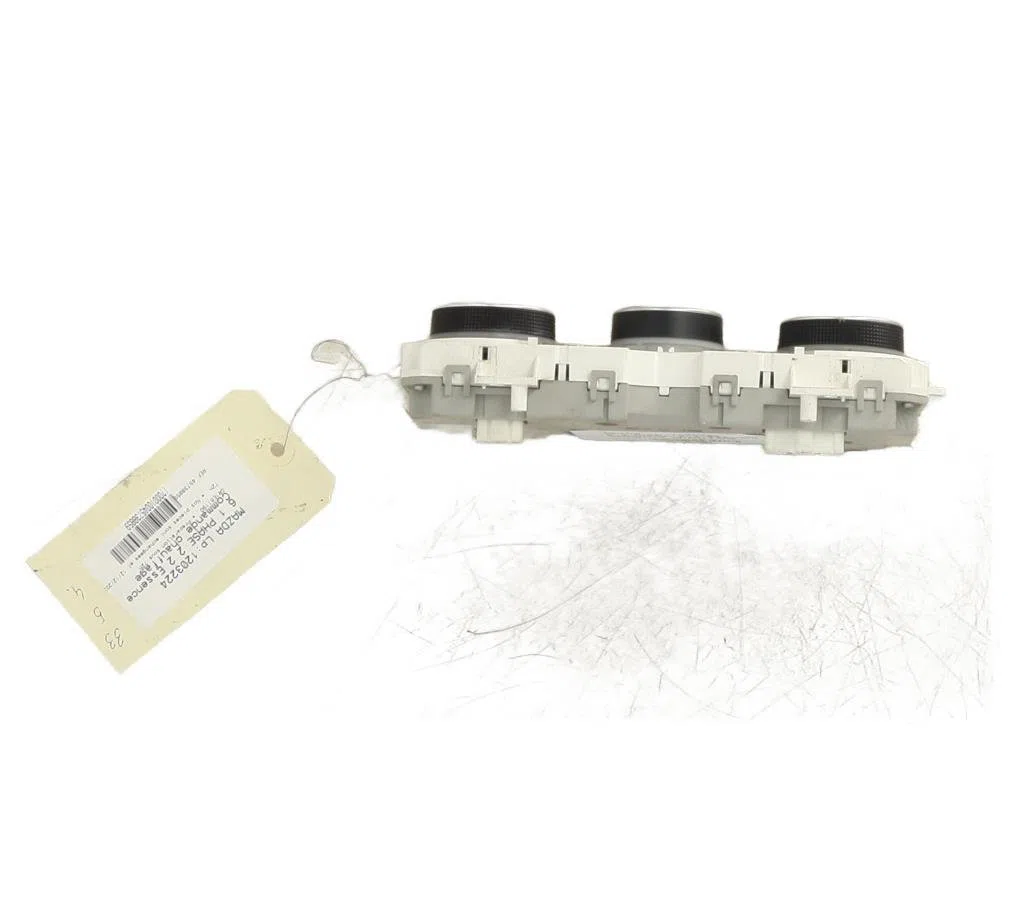 Commande de chauffage Mazda 6 A trois volumes (GG) 2.0 (ggep) (2002-2007) occasion — photo 2