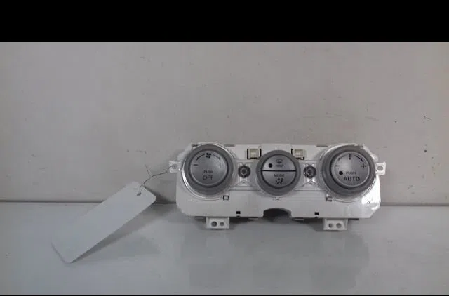 Commande de chauffage Mazda 6 Hatchback (GG) 2.0 (gges) (2002-2007) occasion — photo 3