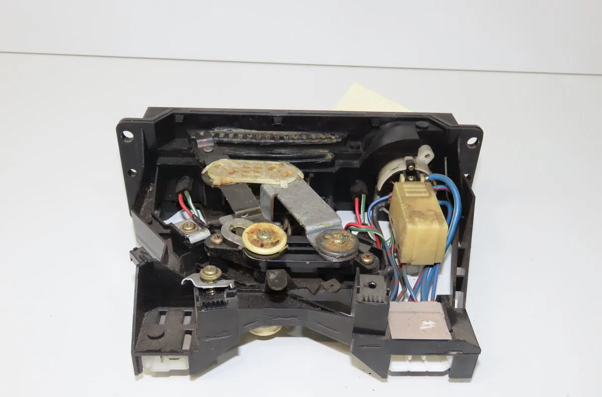 Commande de chauffage Mazda MX-5 I (NA) 1.6 (na6c) (1990-1994) occasion — photo 2