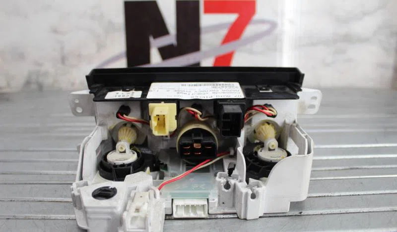 Commande de chauffage MAZDA PREMACY occasion — photo 3