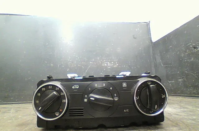 Commande de chauffage Mercedes-benz CLASSE A (W169) A 200 cdi (169.008, 169.308) (2004-2012) 5 portes occasion