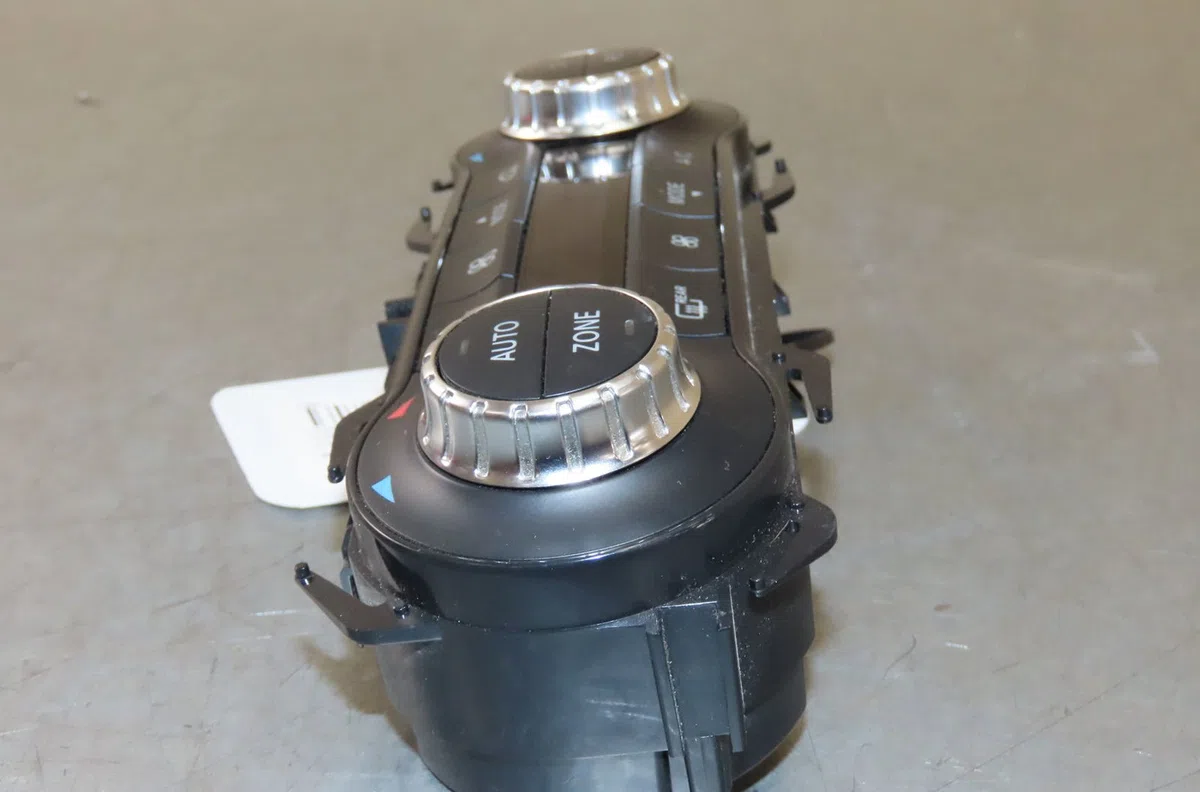 Commande de chauffage Mercedes-benz CLASSE A (W176) A 200 cdi - d 4-matic (176.002) (2014-2018) occasion — photo 2