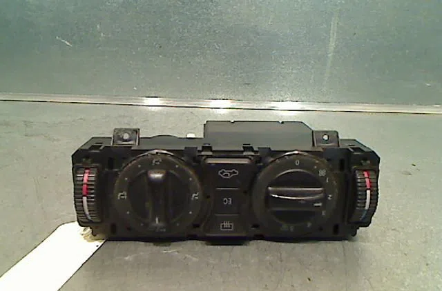 Commande de chauffage Mercedes-benz CLASSE C (W202) C 220 d (202.121) (1993-2000) occasion — photo 2