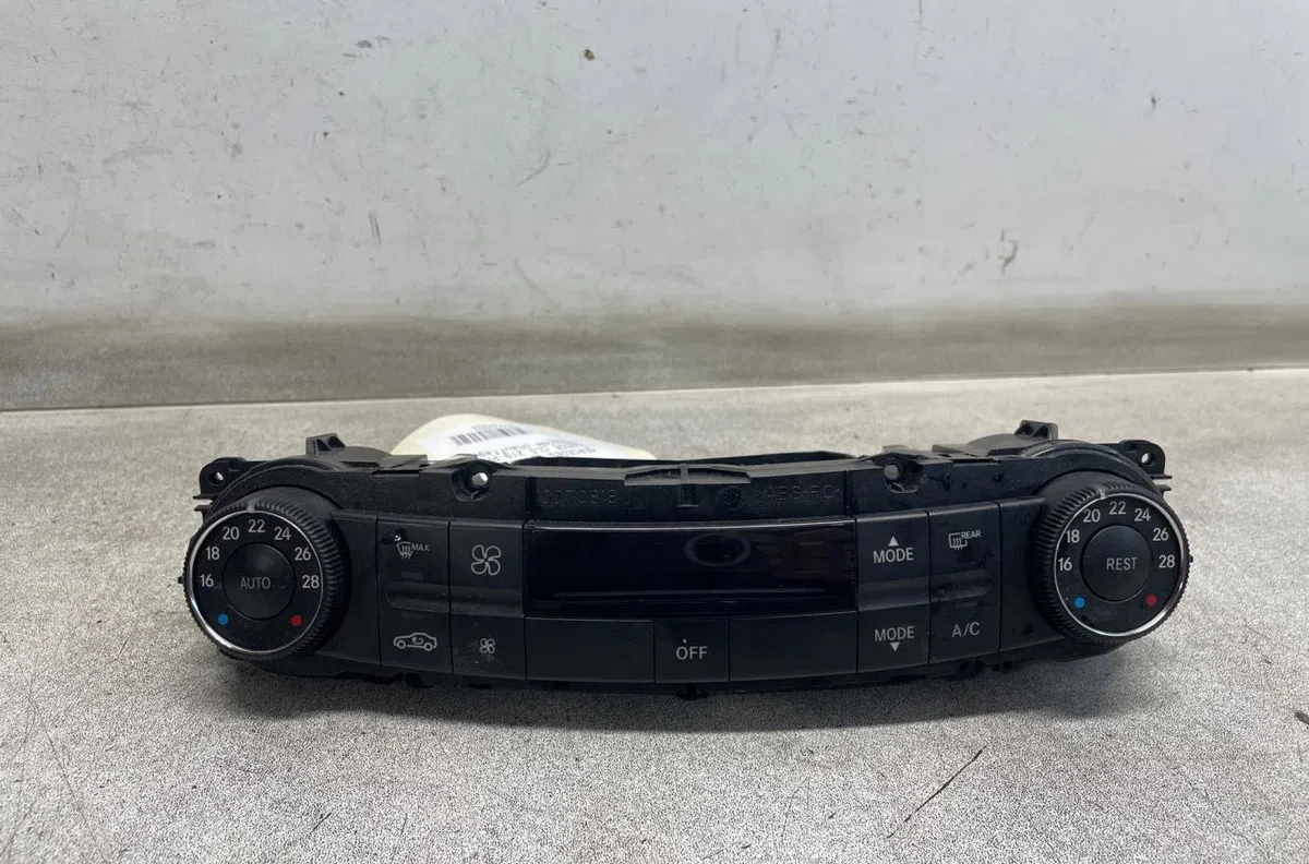 Commande de chauffage Mercedes-benz CLS (C219) Cls 320 cdi (219.322) (2005-2010) occasion — photo 2
