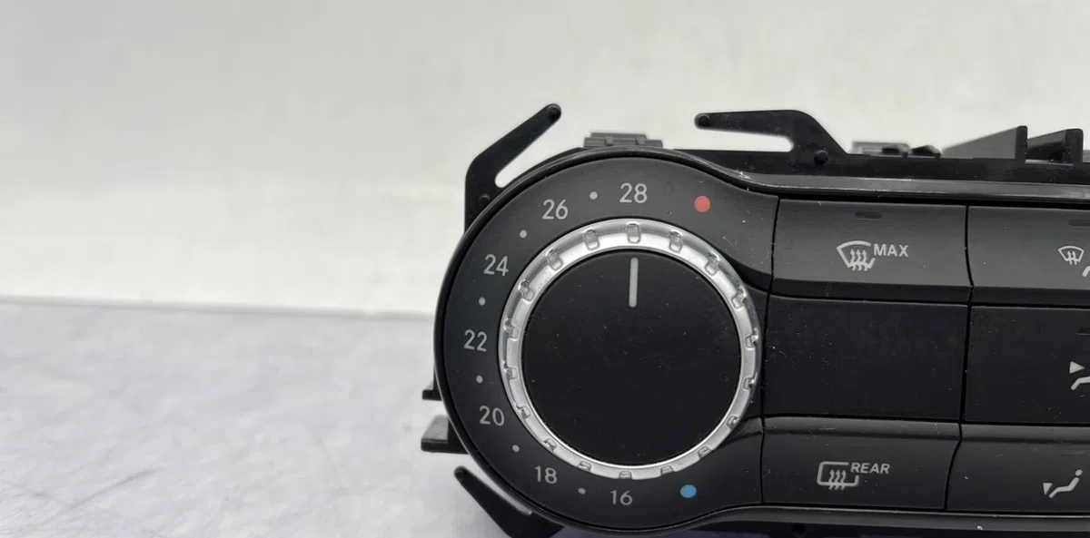 Commande de chauffage MERCEDES CLASSE GLA 156 PHASE 1 occasion — photo 2