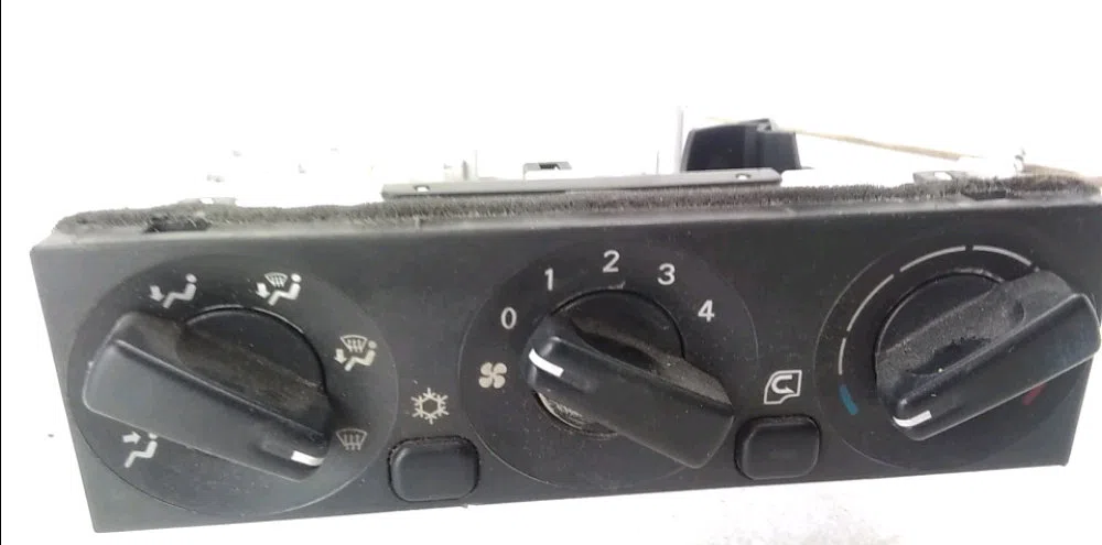 Commande de chauffage MITSUBISHI CANTER occasion — photo 2