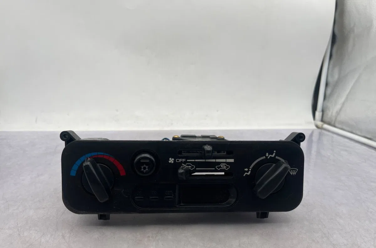 Commande de chauffage MITSUBISHI L 200 2 occasion — photo 3