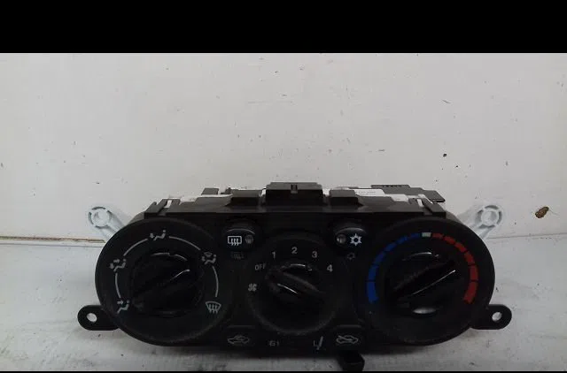 Commande de chauffage Mitsubishi L200 - TRITON (KA_T, KB_T) 2.5 di-d 4wd (kb4t) (2005-2015) 4 portes occasion — photo 4