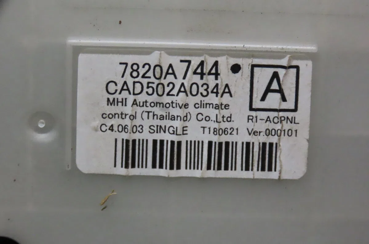 Commande de chauffage Mitsubishi L200 - TRITON (KJ_, KK_, KL_) 2.4 di-d 4wd (kl1t) (2014) 4 portes occasion — photo 3