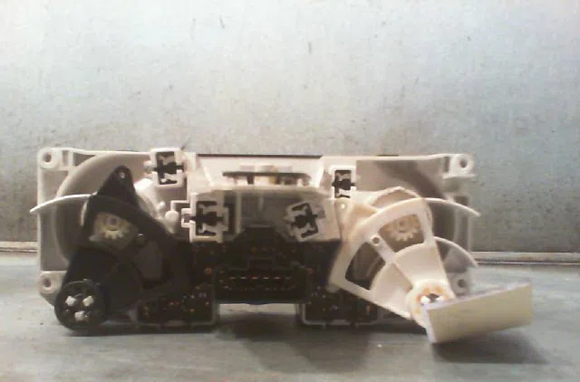 Commande de chauffage NISSAN MICRA 2003 occasion — photo 2