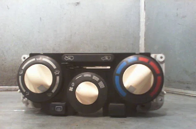 Commande de chauffage NISSAN MICRA 2003 occasion — photo 4