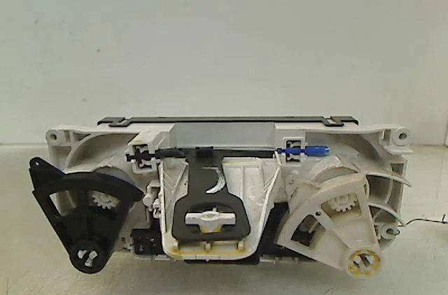 Commande de chauffage Nissan MICRA III (K12) 1.2 16v (2003-2010) occasion — photo 2