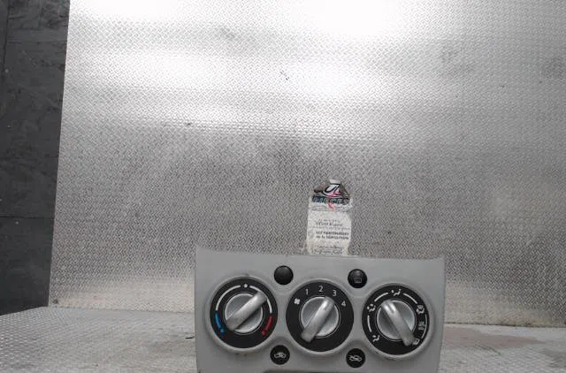 Commande de chauffage Nissan PIXO (UA0) 1.0 (2009) 5 portes occasion — photo 2