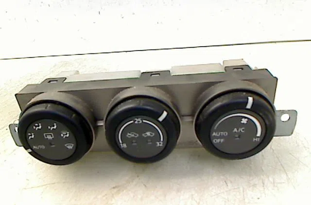 Commande de chauffage Nissan X-TRAIL I (T30) 2.2 dci 4x4 (2001-2008) 5 portes occasion — photo 3