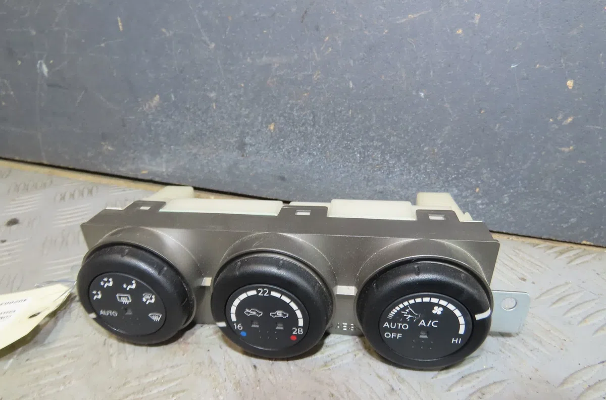 Commande de chauffage Nissan X-TRAIL I (T30) 2.2 dci 4x4 (2001-2008) 5 portes occasion