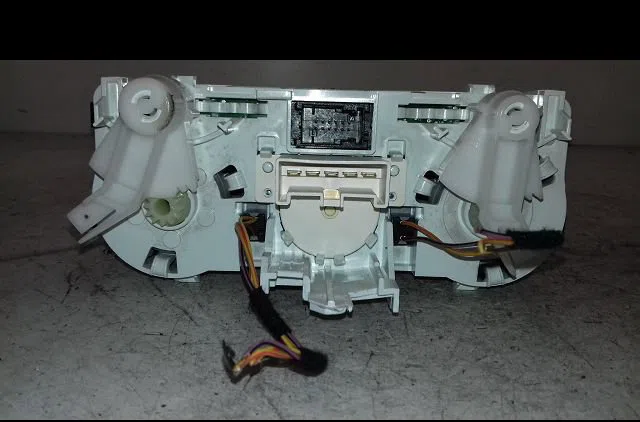 Commande de chauffage Opel ADAM (M13) 1.4 (2012-2019) occasion — photo 2