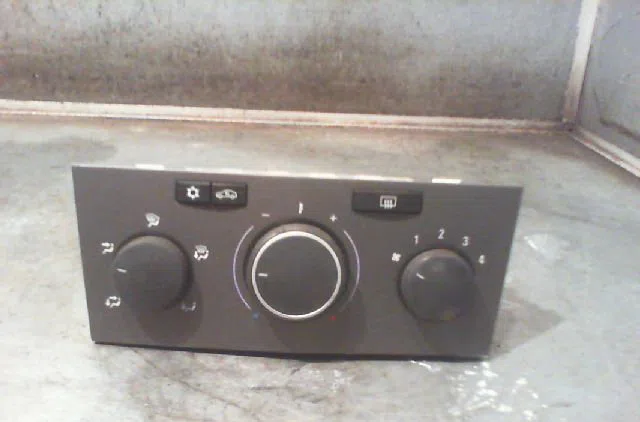 Commande de chauffage OPEL ASTRA 2006 occasion — photo 3