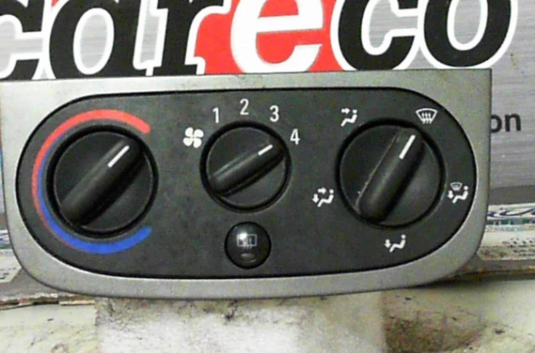 Commande de chauffage Opel CORSA C (X01) 1.0 (f08, f68) (2000-2003) occasion — photo 2