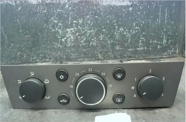 Commande de chauffage Opel SIGNUM 3-5 portes (Z03) 1.9 cdti (f48) (2004-2008) 5 portes occasion — photo 2