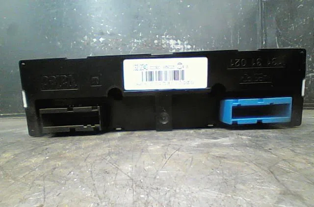Commande de chauffage Opel SIGNUM 3-5 portes (Z03) 3.0 v6 cdti (f48) (2003-2005) occasion — photo 2