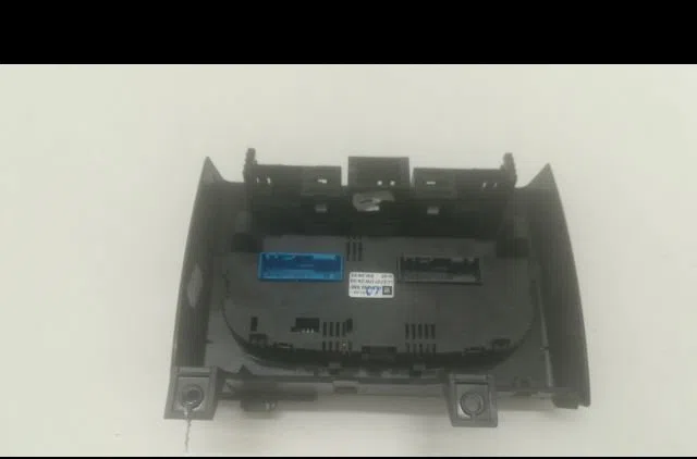 Commande de chauffage Opel ZAFIRA A Monospace (T98) 2.2 dti 16v (f75) (2002-2005) 5 portes occasion