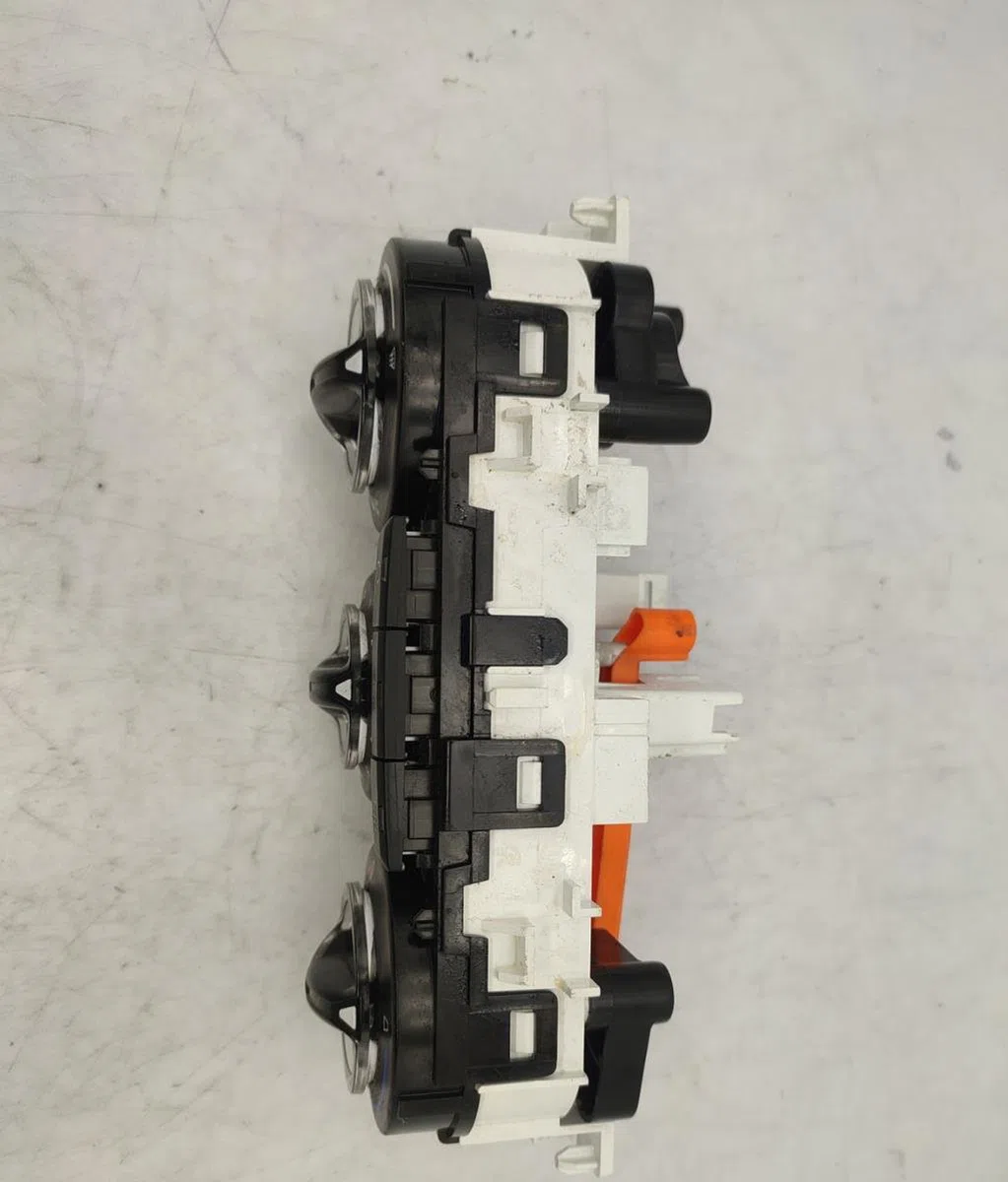 Commande de chauffage PEUGEOT 2008 1 PHASE 1 occasion — photo 2