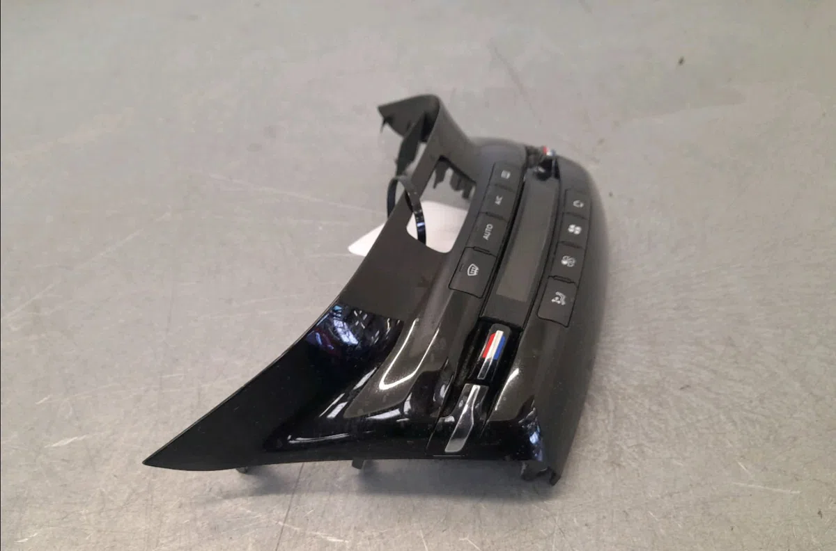 Commande de chauffage Peugeot 2008 I (CU_) 1.2 thp 110 - puretech 110 (2015) 5 portes occasion — photo 2