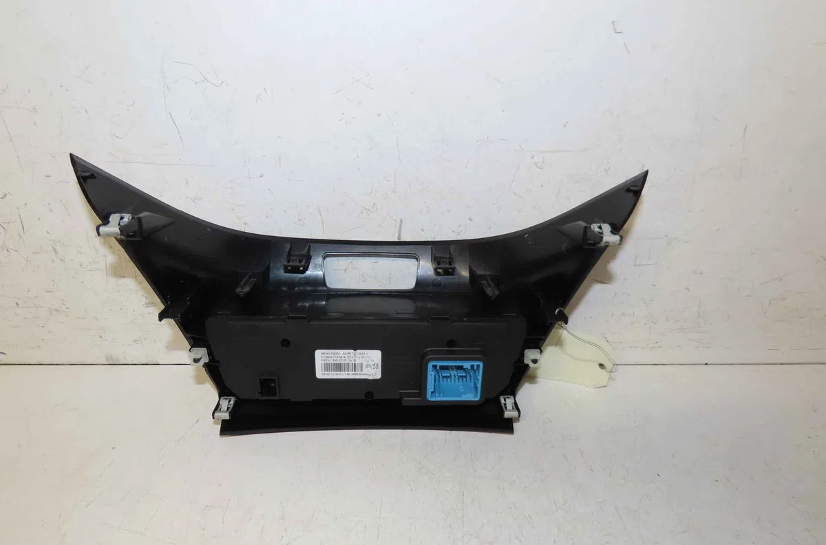 Commande de chauffage PEUGEOT 2008 occasion — photo 2