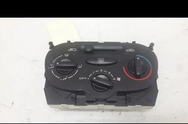 Commande de chauffage Peugeot 206 3-5 portes (2A-C) 1.4 hdi eco 70 (2001-2009) 5 portes occasion