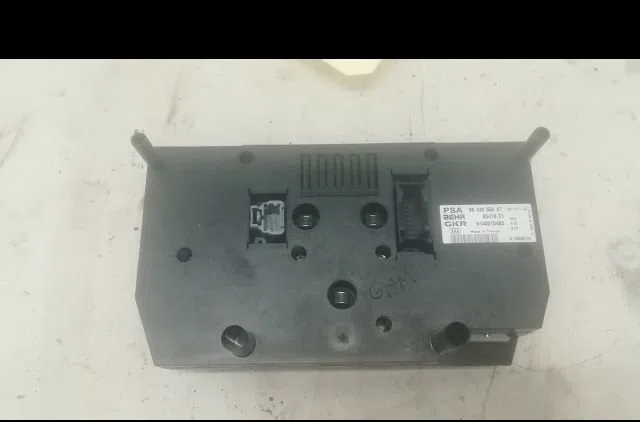 Commande de chauffage Peugeot 206 3-5 portes (2A-C) 1.6 16v (2000-2009) 3 portes occasion — photo 2