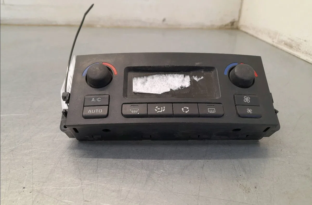 Commande de chauffage PEUGEOT 207  1.4 HDI occasion — photo 2