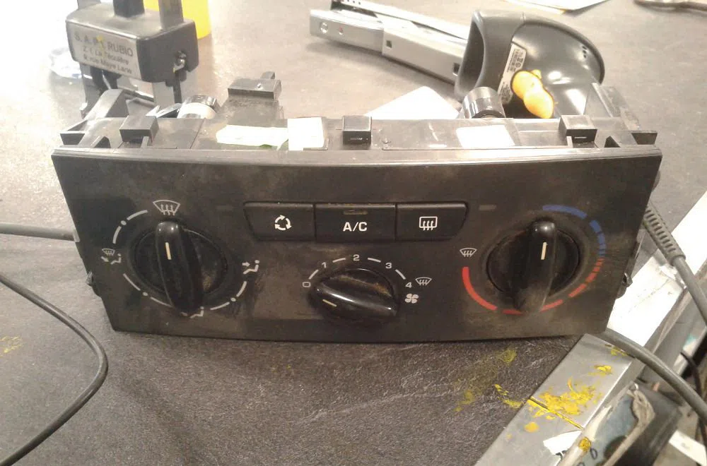 Commande de chauffage PEUGEOT 207 2006 occasion