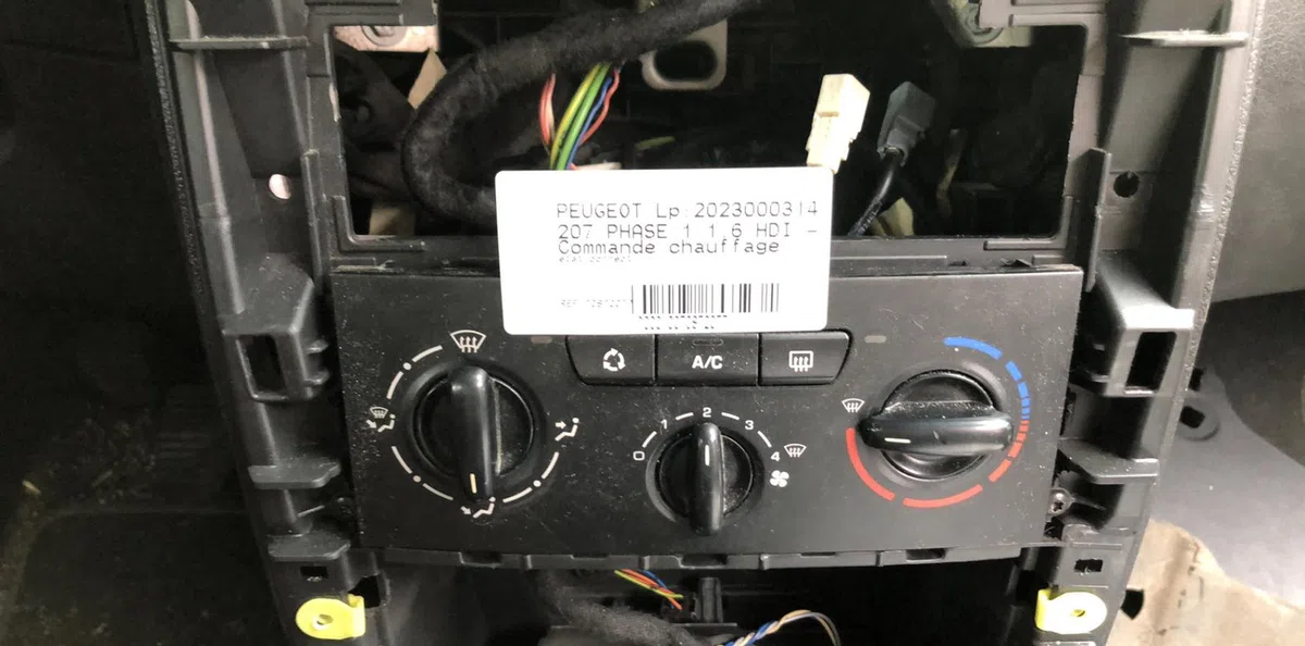 Commande de chauffage PEUGEOT 207 PHASE 1 occasion — photo 2