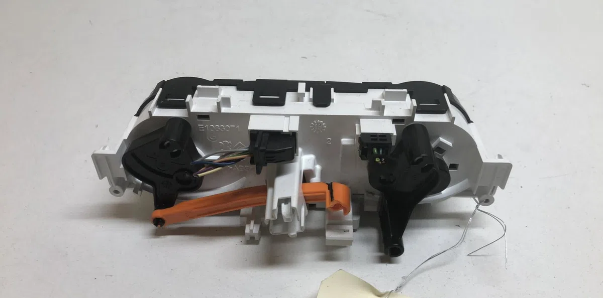 Commande de chauffage PEUGEOT 208 1 PHASE 2 occasion — photo 2