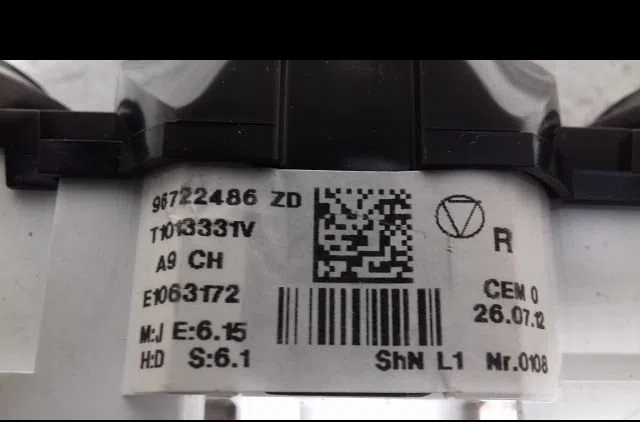 Commande de chauffage Peugeot 208 I (CA_, CC_) 1.4 hdi (2012) 3 portes occasion — photo 3