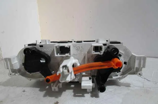 Commande de chauffage PEUGEOT 208 I occasion — photo 2