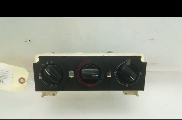 Commande de chauffage Peugeot 306 3-5 portes (7A, 7C, N3, N5) 1.4 (1993-2001) 5 portes occasion