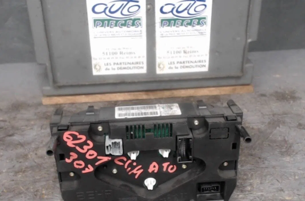 Commande de chauffage Peugeot 307 Break (3E) 2.0 hdi 110 (2002-2009) 5 portes occasion — photo 2