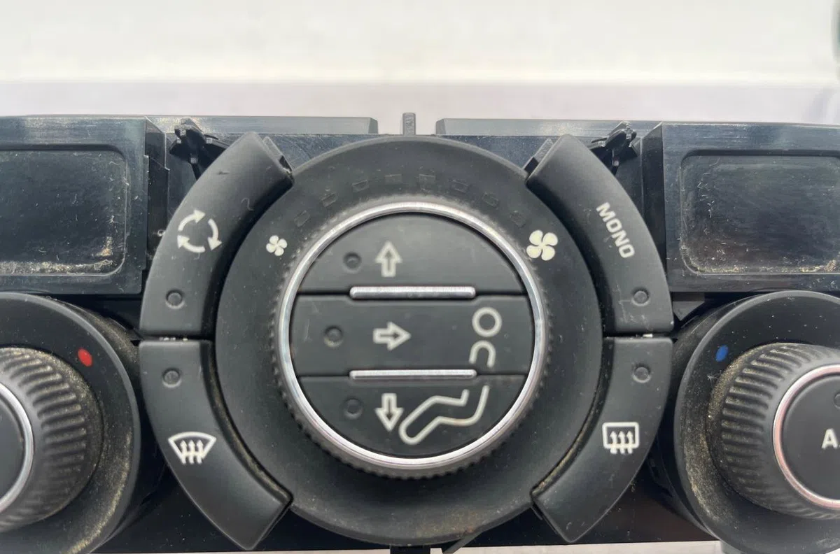 Commande de chauffage PEUGEOT 308 1 PHASE 1 occasion — photo 3