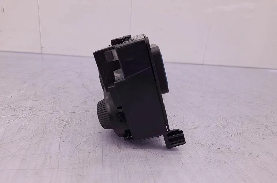 Commande de chauffage PEUGEOT 308 1 SW PHASE 2 BREAK occasion — photo 3