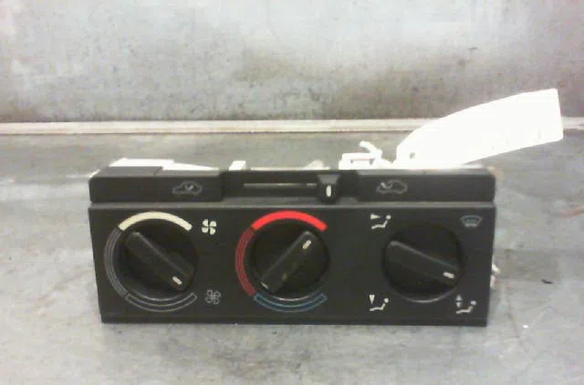 Commande de chauffage PEUGEOT 405 Phase 1 07-1987--06-1992 occasion — photo 3