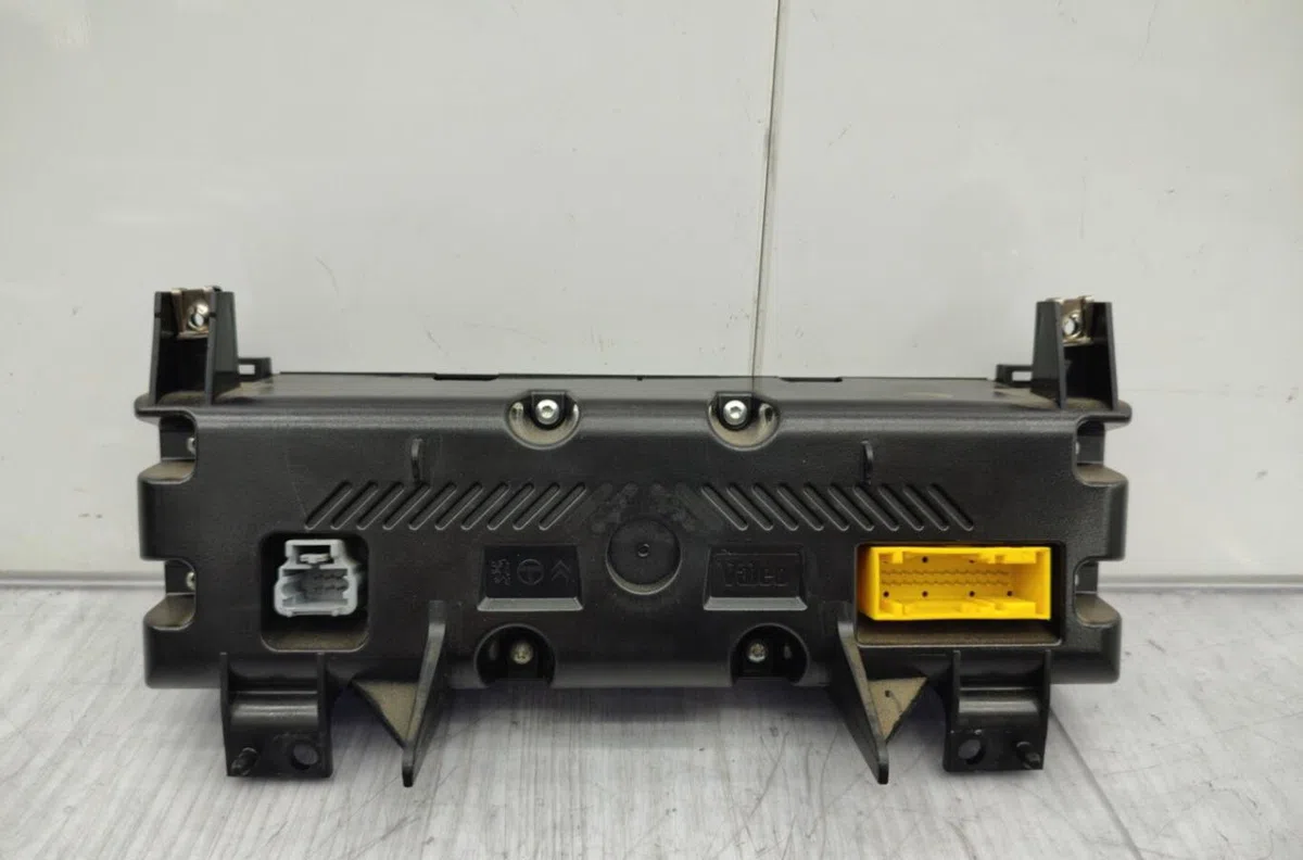Commande de chauffage PEUGEOT 406 COUPE occasion — photo 2