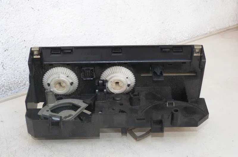 Commande de chauffage PEUGEOT 406 PHASE 1 BREAK occasion — photo 2